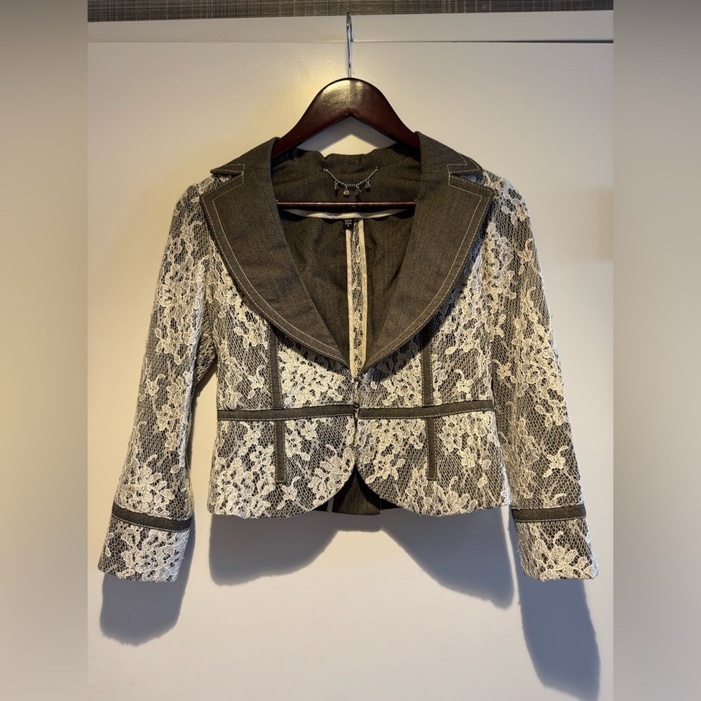 Y2K 2000s lace Bebe cropped tailored blazer size 4 Victorian